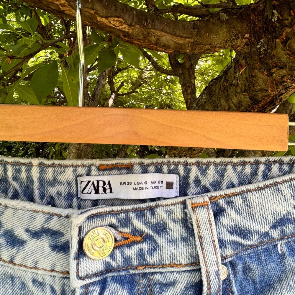 ZARA High-Rise Straight-Leg Jeans – Light Acid Wash - Picture 4 of 4